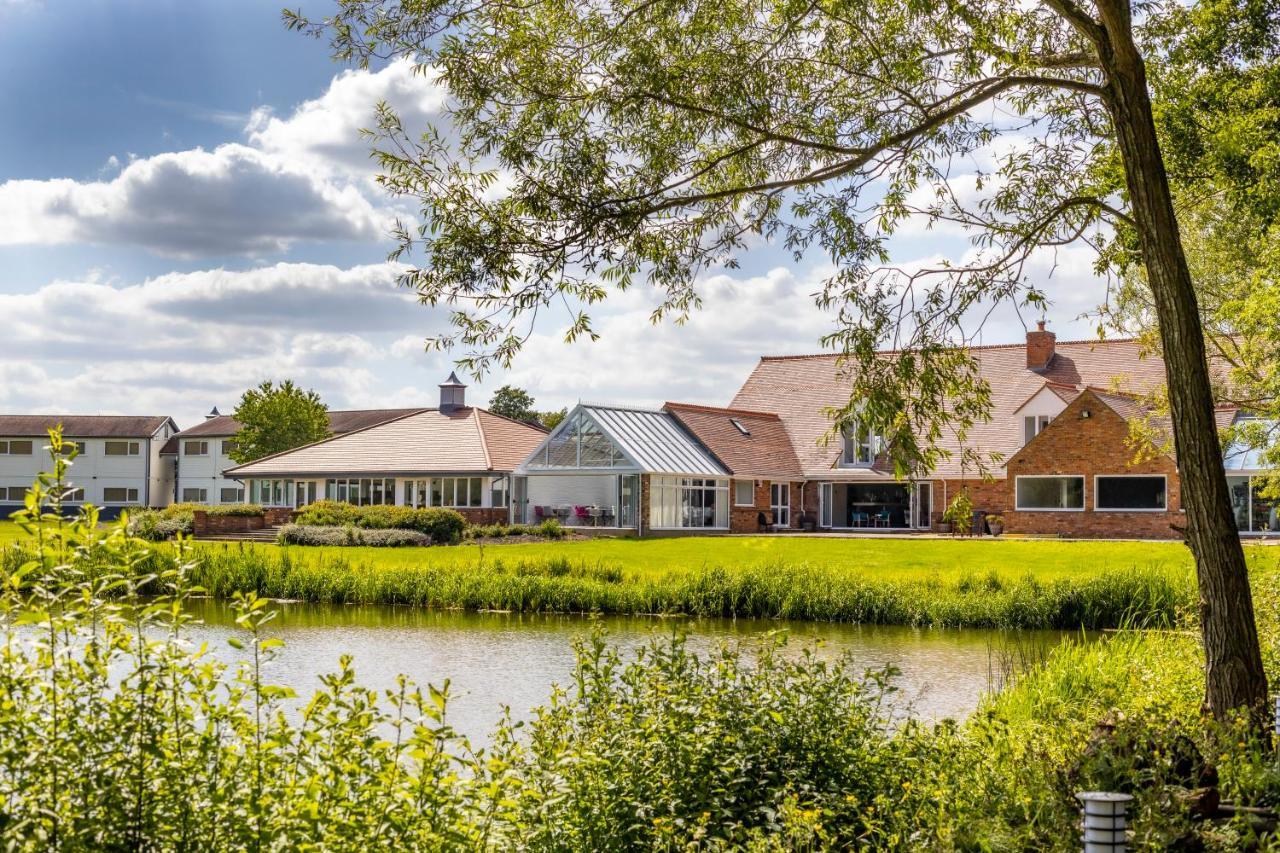 Kingfisher Hotel, Golf And Country Club Milton Keynes Eksteriør billede