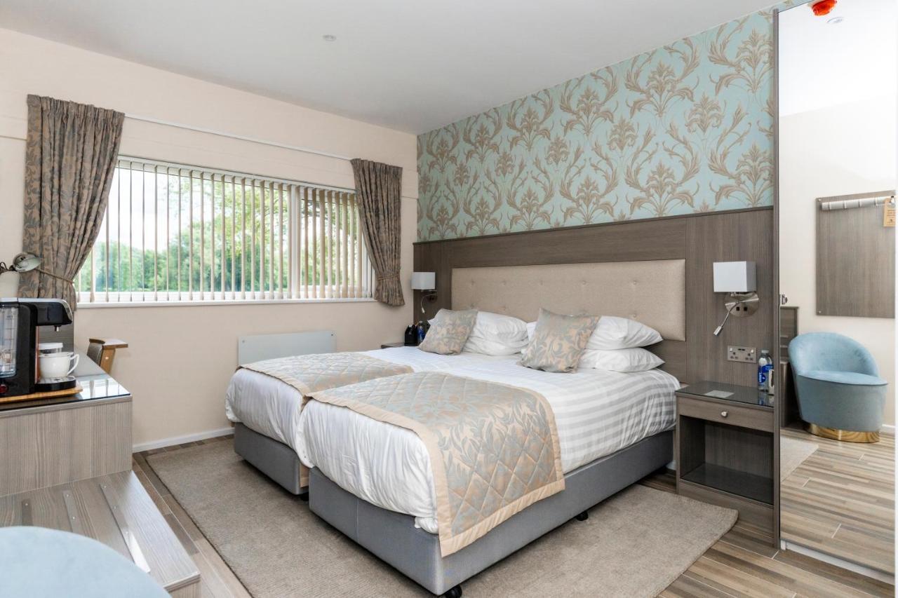 Kingfisher Hotel, Golf And Country Club Milton Keynes Eksteriør billede