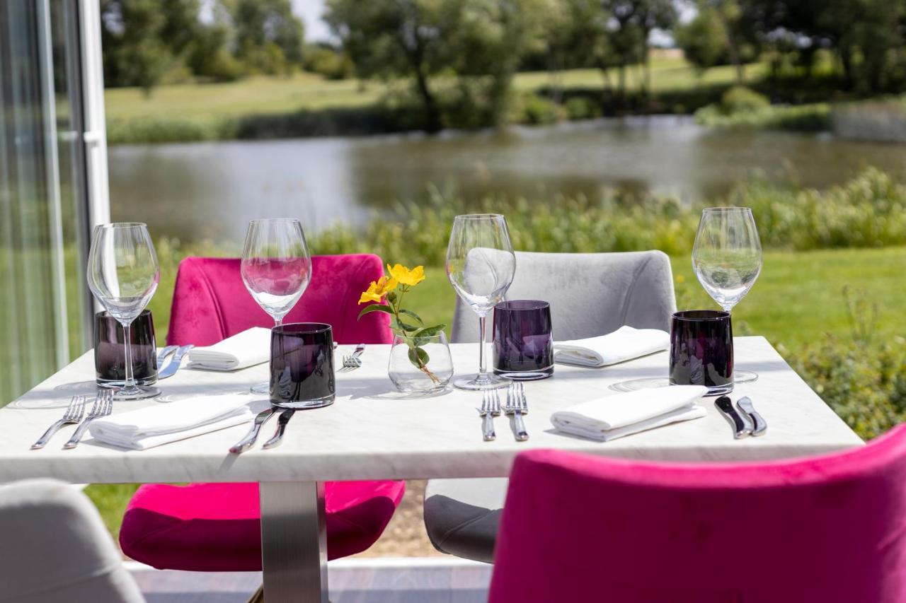 Kingfisher Hotel, Golf And Country Club Milton Keynes Eksteriør billede