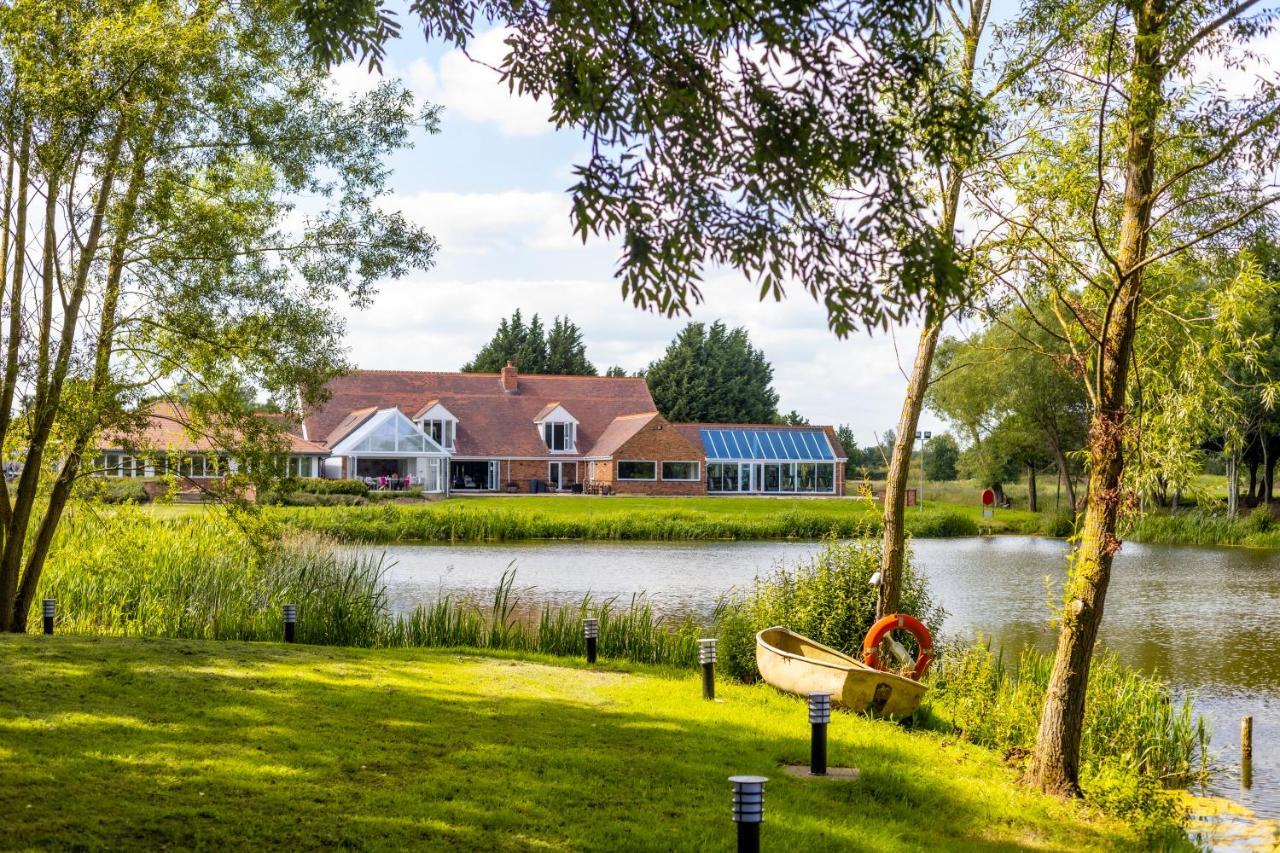 Kingfisher Hotel, Golf And Country Club Milton Keynes Eksteriør billede